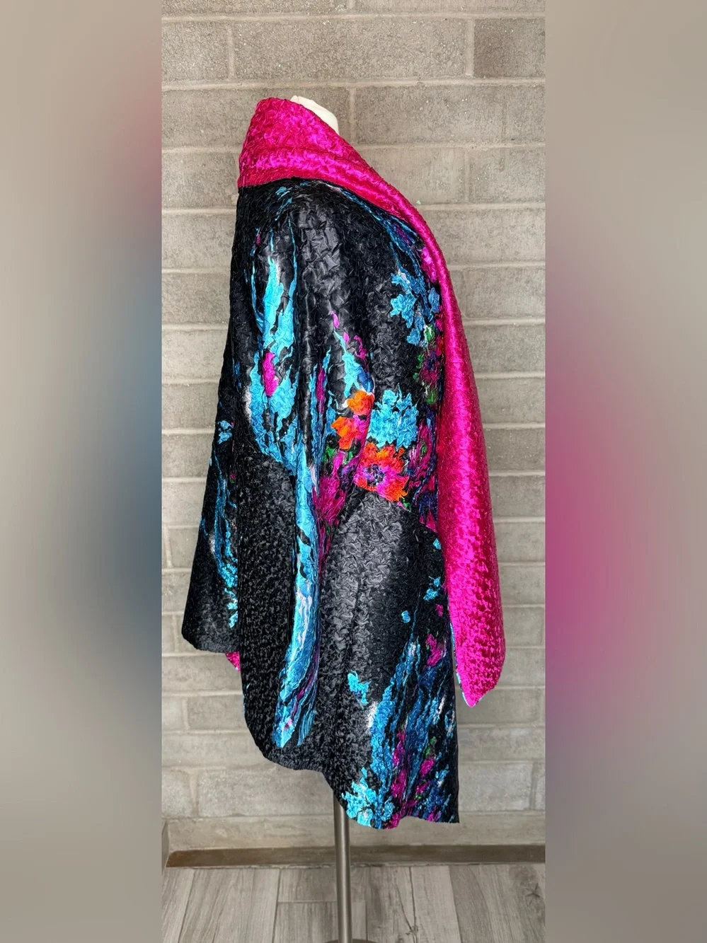 Unbranded eye catching